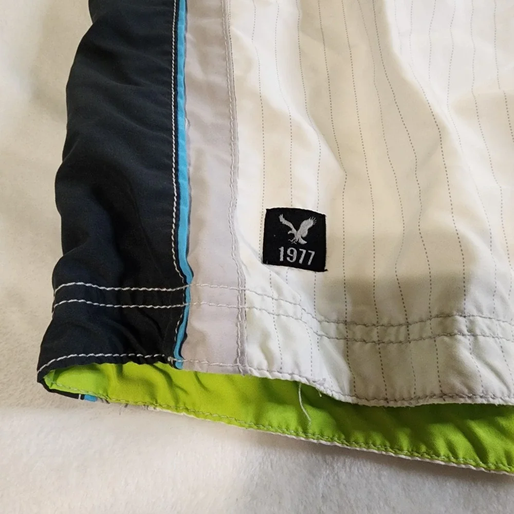 American Eagle Men's Swim Trunks Board Shorts, Mesh Lining, Hidden Pocket 36 EUC